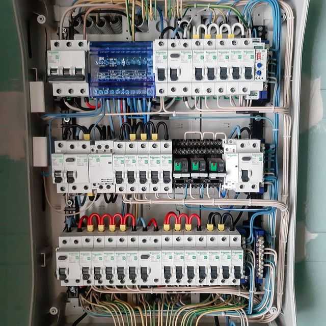 Монтаж пускозащитной аппаратуры в Ставрополе 